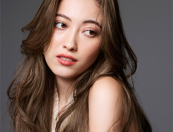 イルミナ新色アース　モデル画像