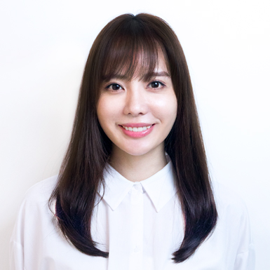 イルミナカラースターダストで黒髪卒業する前のOLモデルのビフォア